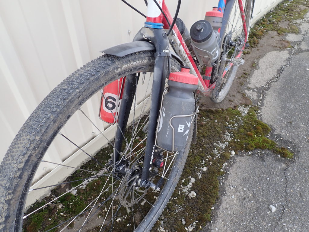 Close up of the Sparta QR fork with fenders and bottle cages mounted. 