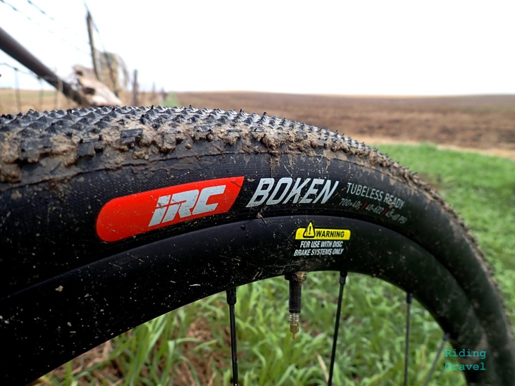 An image of the IRC Boken 40mm tire in the country