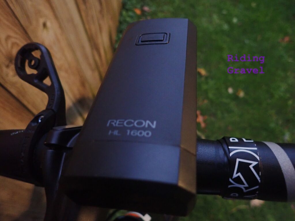 The Giant Recon HL 1600 mounted on a handle bar